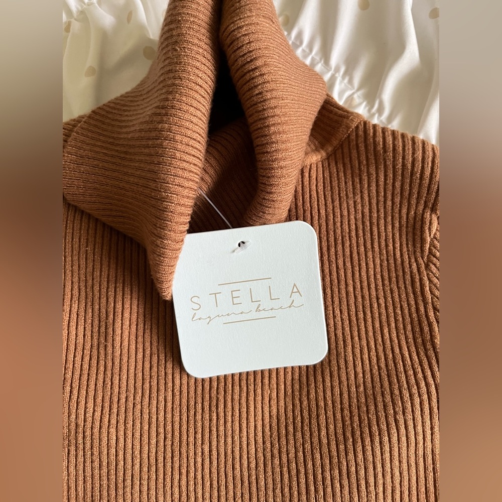 Stella Laguna Beach camel-colored cropped ribbed turtleneck